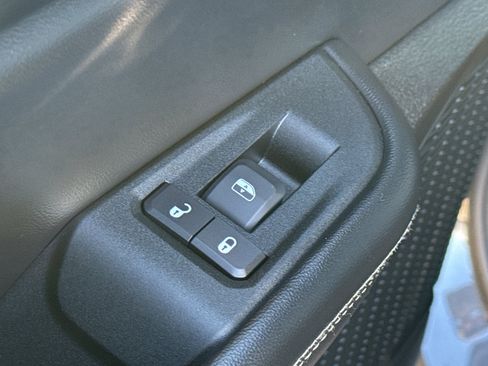 Used 2024 Jeep Grand Cherokee L Altitude AWD/4WD image 30