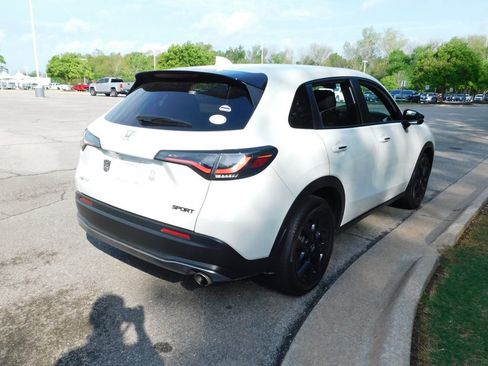 Used 2024 Honda HR-V Sport image 4