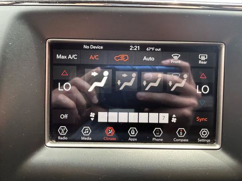Used 2018 Jeep Grand Cherokee Laredo AWD/4WD image 23