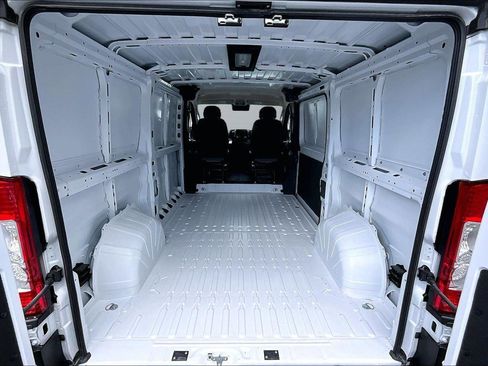 Used 2025 RAM ProMaster 2500 w/ Convenience Group FWD image 26