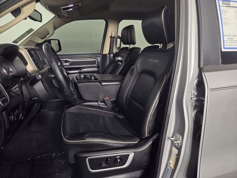 Used 2019 RAM 1500 Laramie AWD/4WD image 12