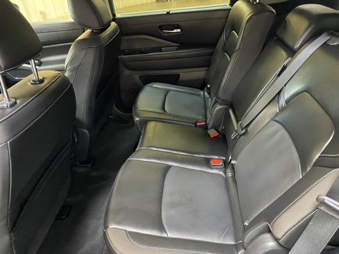Used 2024 Nissan Pathfinder SL image 23
