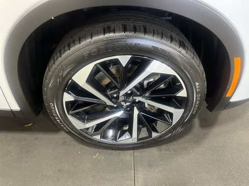 Used 2024 Mitsubishi Outlander SE image 10