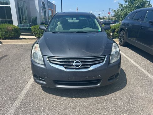 Used 2012 Nissan Altima 2.5 FWD image 2