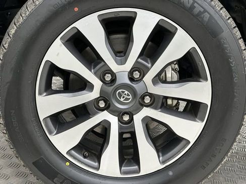 Used 2021 Toyota Tundra Limited image 10