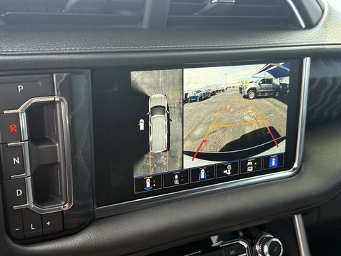 Used 2023 GMC Yukon Denali image 13