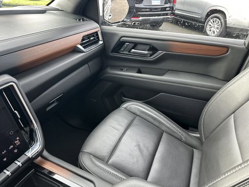 Certified 2025 GMC Yukon XL Denali image 24