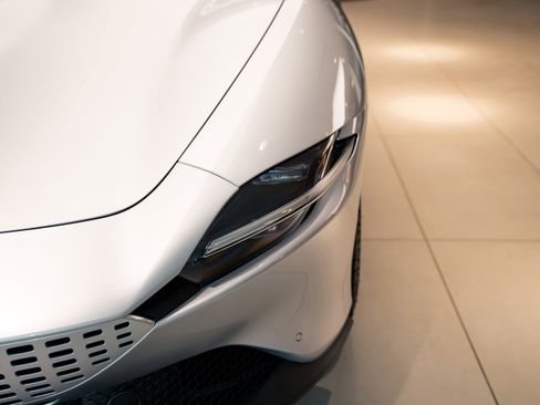 Used 2024 Ferrari Roma Spider image 57