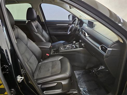 Used 2018 MAZDA CX-5 Touring image 11