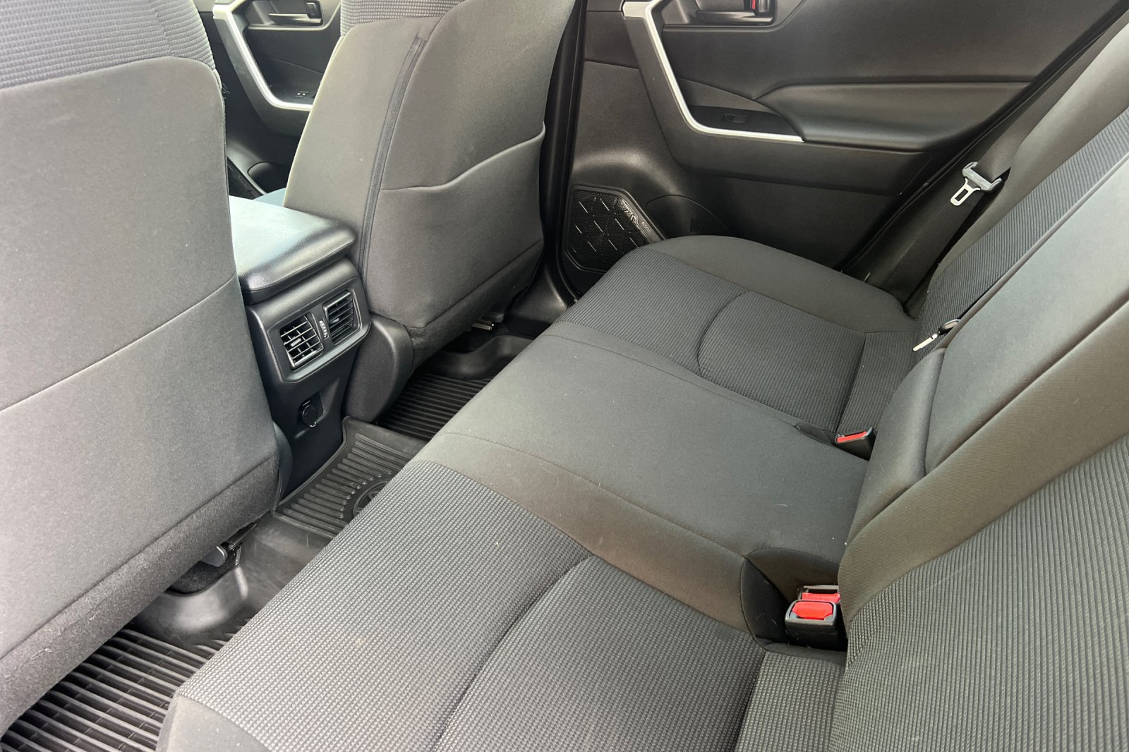 Certified 2022 Toyota RAV4 LE AWD/4WD image 12