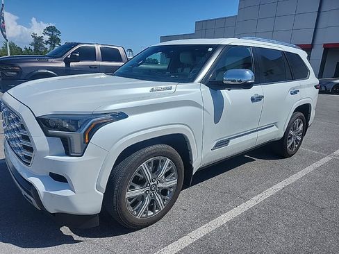 Used 2025 Toyota Sequoia Capstone image 14