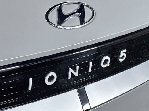 Used 2024 Hyundai Ioniq 5 SEL RWD image 24