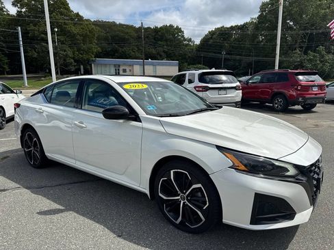 Used 2023 Nissan Altima 2.5 SR w/ SR Premium Package AWD/4WD image 10