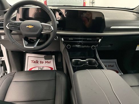 New 2026 Chevrolet Traverse LT FWD image 15