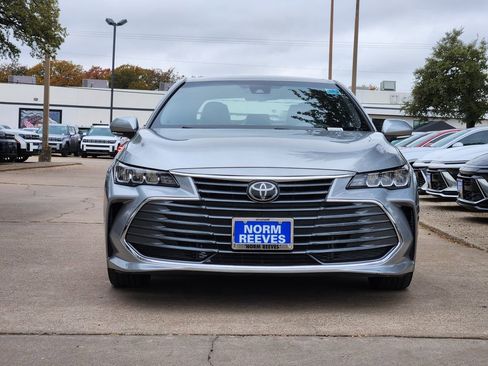 Used 2020 Toyota Avalon XLE image 2