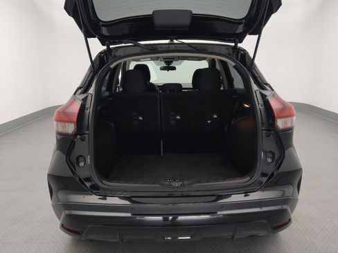 Used 2021 Nissan Kicks SV image 29