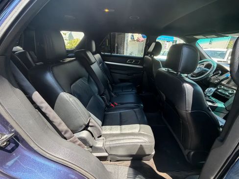 Used 2016 Ford Explorer XLT w/ Equipment Group 202A AWD/4WD image 29
