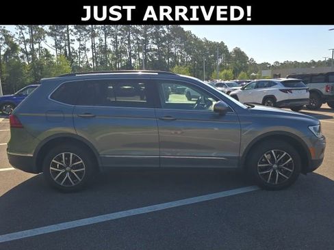 Used 2020 Volkswagen Tiguan SE FWD image 3