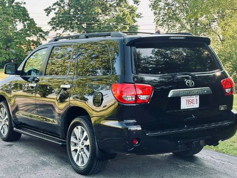 Used 2017 Toyota Sequoia Limited w/ Safety & Convenience Package AWD/4WD image 10