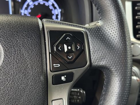 Used 2022 Toyota 4Runner SR5 image 34