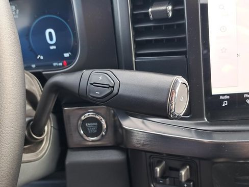 New 2026 Ford F250 Lariat w/ Black Appearance Package image 32