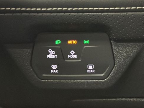 Used 2024 Volkswagen Atlas Cross Sport SEL R-Line AWD/4WD image 32