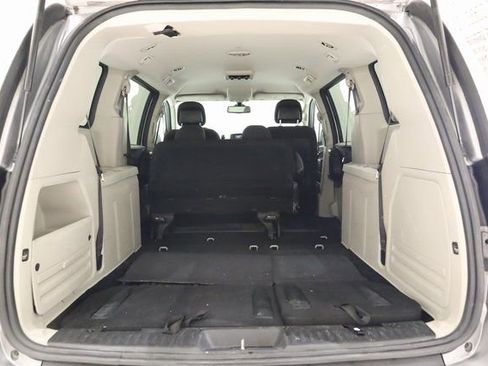 Used 2020 Dodge Grand Caravan SE image 28