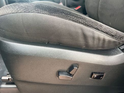 Used 2018 Dodge Grand Caravan SE image 11