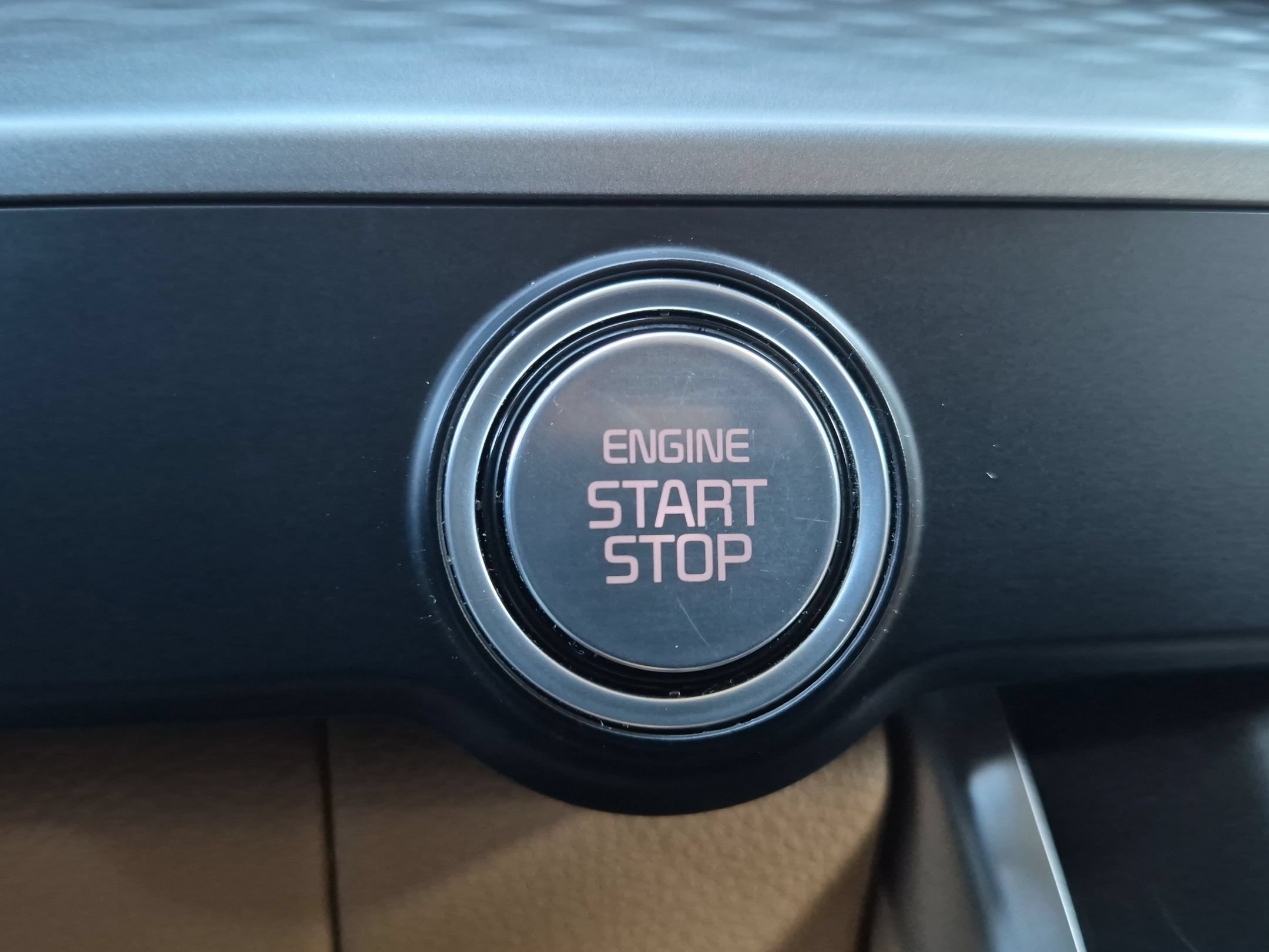 Used 2024 Kia Carnival LX FWD image 16