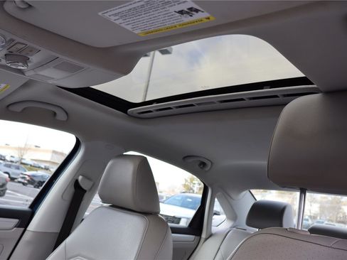 Used 2019 Volkswagen Passat 2.0T Wolfsburg image 21