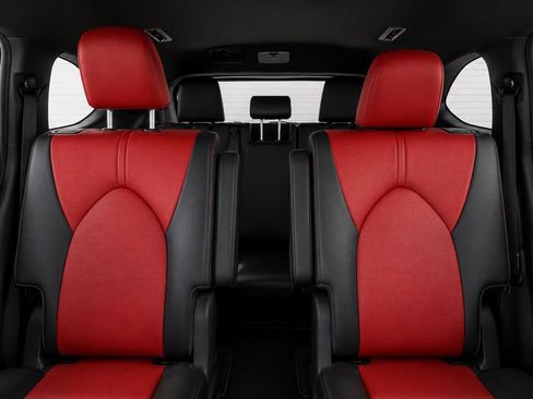 Used 2023 Toyota Highlander XSE FWD image 8