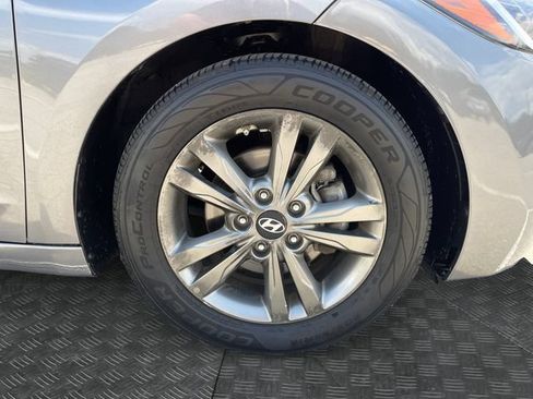 Used 2018 Hyundai Elantra Value Edition FWD image 14