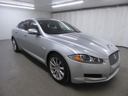 Used 2013 Jaguar XF image 1