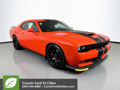 Used 2016 Dodge Challenger SRT Hellcat RWD image 1