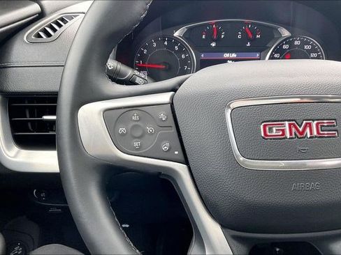 Used 2024 GMC Terrain SLT image 21