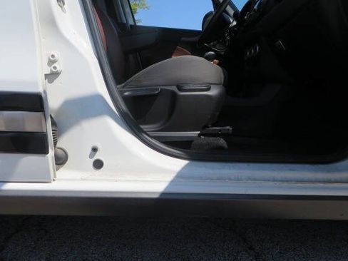 Used 2014 FIAT 500L Trekking w/ Popular Equipment Group FWD image 22