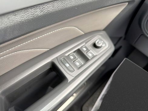 Used 2023 Volkswagen Atlas SE w/ Panoramic Sunroof Package image 18