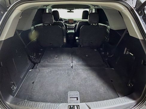 Used 2022 Ford Explorer XLT w/ Equipment Group 202A image 26