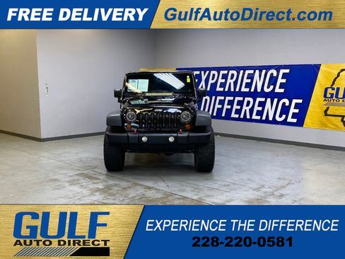 Used 2013 Jeep Wrangler Unlimited Rubicon w/ Connectivity Group AWD/4WD image 3