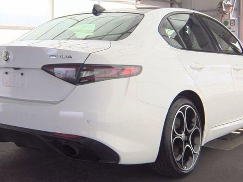 Used 2024 Alfa Romeo Giulia Veloce image 3