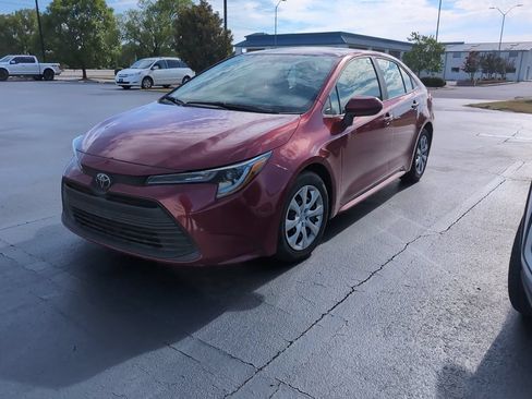 Used 2025 Toyota Corolla LE FWD image 1
