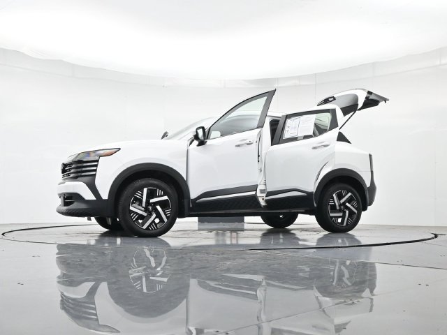 Used 2025 Nissan Kicks SV w/ SV Premium Package FWD image 54