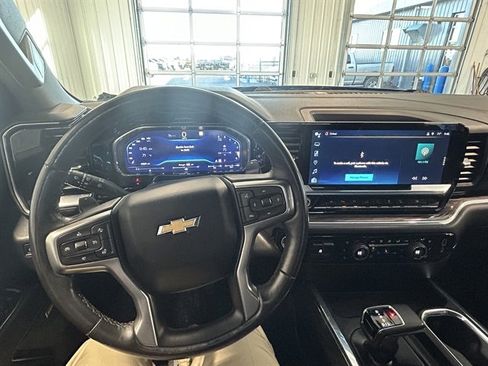 Used 2022 Chevrolet Silverado 1500 LTZ w/ Z71 Off-Road Package image 30