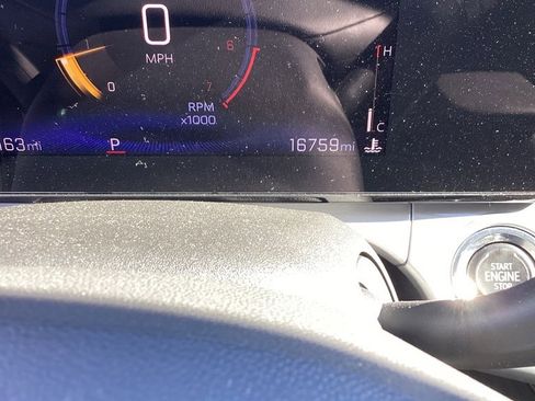 Used 2025 Chevrolet Trax LT w/ LT Convenience Package image 11