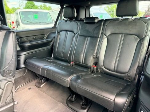 Used 2025 Jeep Wagoneer L Series II AWD/4WD image 22