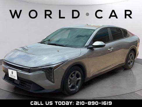 Used 2025 Kia K4 FWD image 3