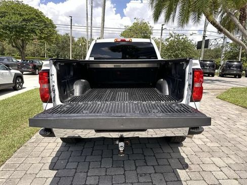 Used 2018 Chevrolet Silverado 1500 LT RWD image 28