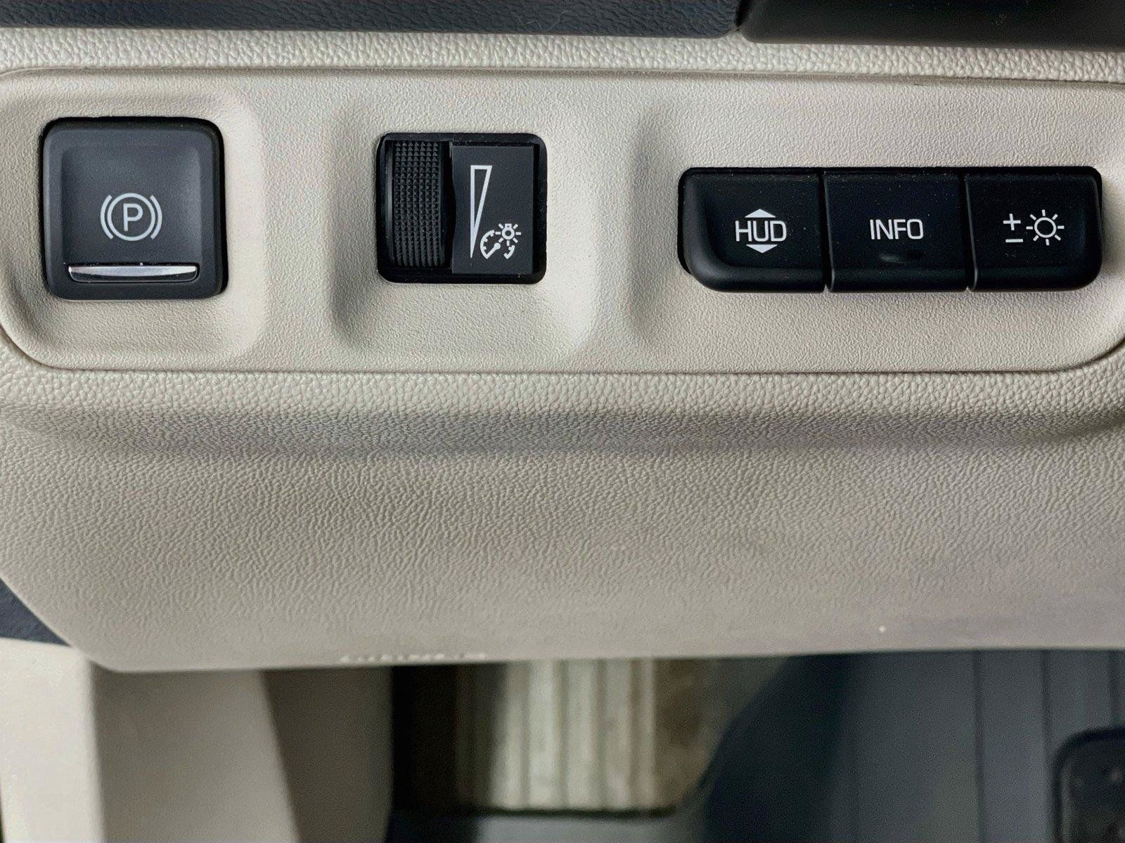 Used 2021 GMC Acadia Denali w/ Denali Technology Package FWD image 14
