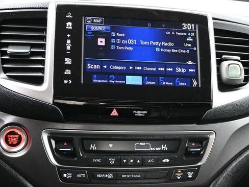 Used 2018 Honda Ridgeline RTL-T image 16