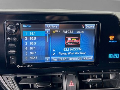 Used 2018 Toyota C-HR XLE image 14